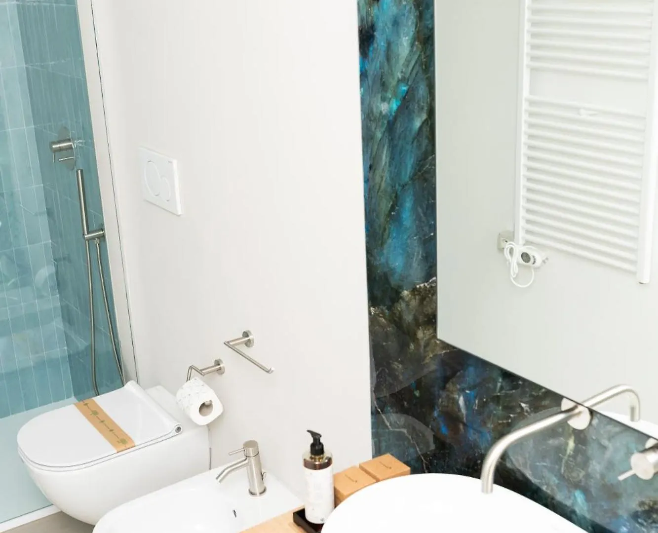 Kama Bed and Breakfast Bari 0*,